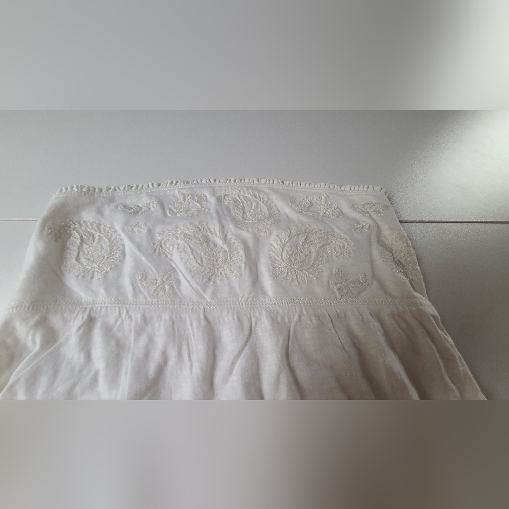 American Eagle Outfitters White Smocked Top - Picture 2 of 3